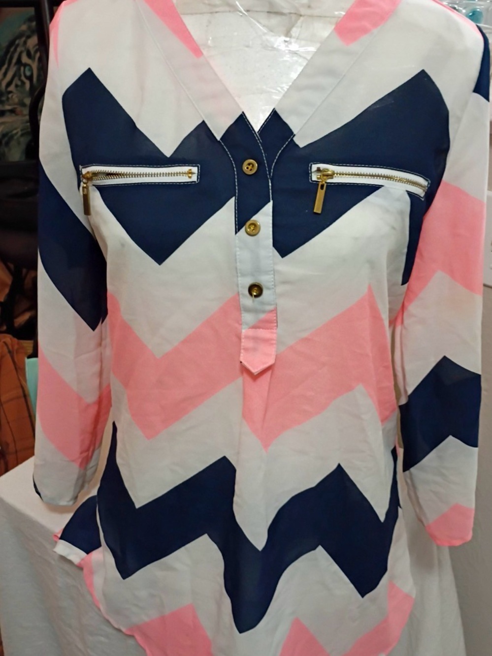 Rue 21 Women's XL Pink/Navy Chevron V‑Neck Blouse Zip Pockets Sheer Fabric